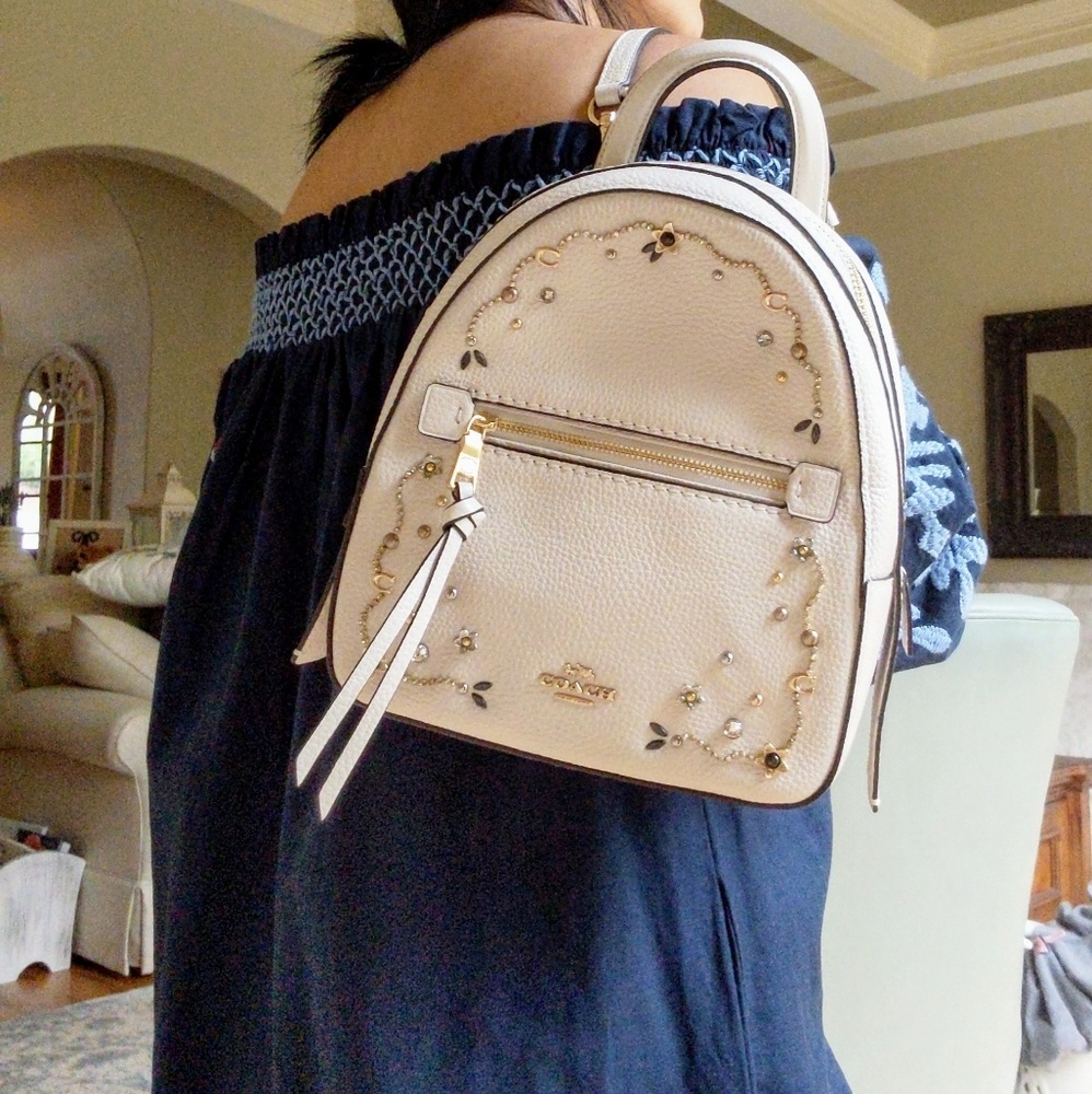 🆕COACH CRYSTAL RIVETS CHALK ANDI BAG